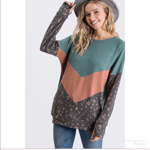 β€οΈLAST 1! Color Block Floral Super Soft Pullover - Picture 5 of 6